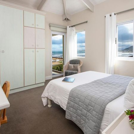 138 Marine Beachfront Guesthouse Германус Екстер'єр фото