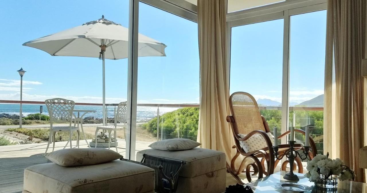 138 Marine Beachfront Guesthouse Германус Екстер'єр фото
