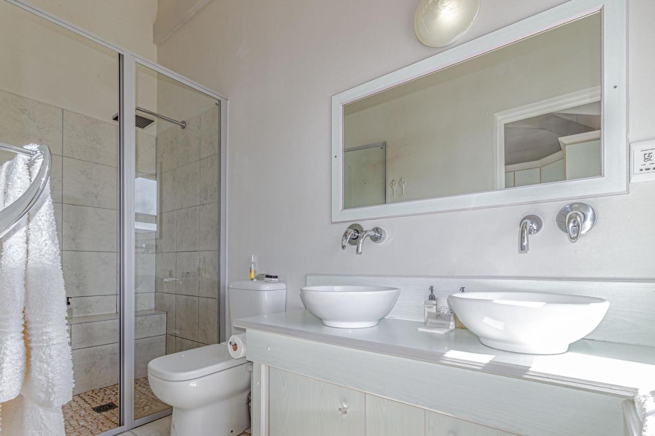 138 Marine Beachfront Guesthouse Германус Екстер'єр фото