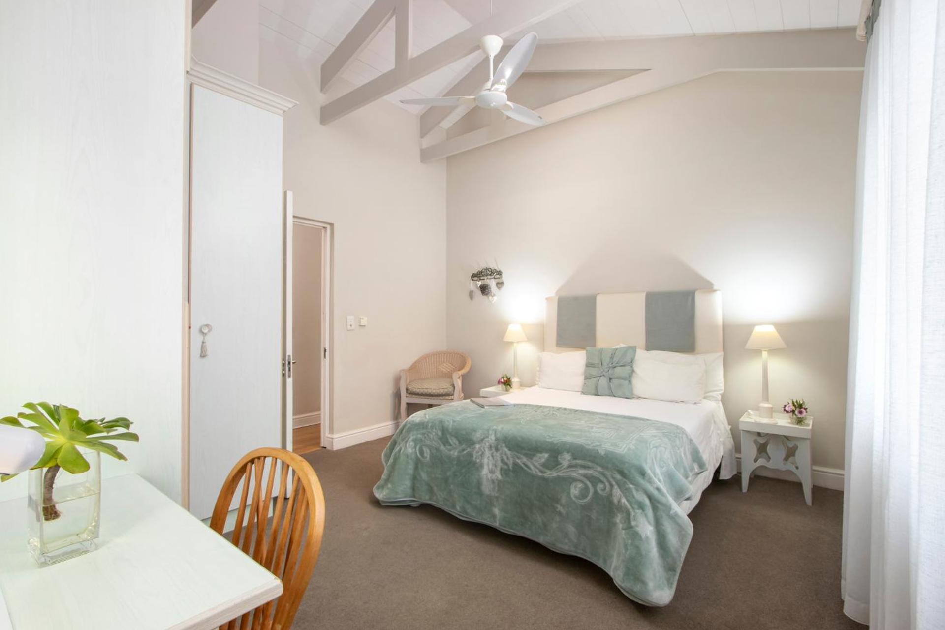 138 Marine Beachfront Guesthouse Германус Екстер'єр фото