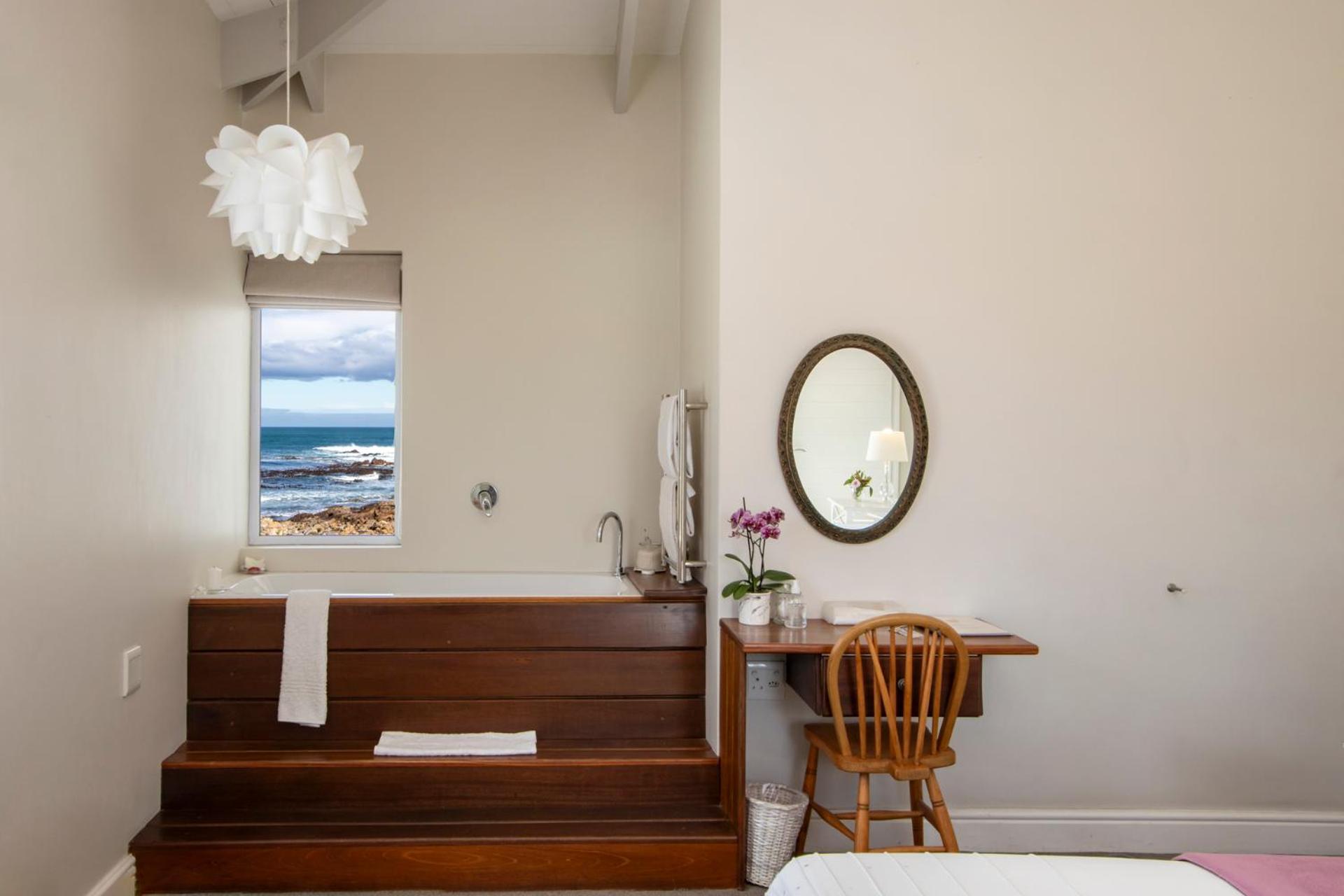138 Marine Beachfront Guesthouse Германус Екстер'єр фото