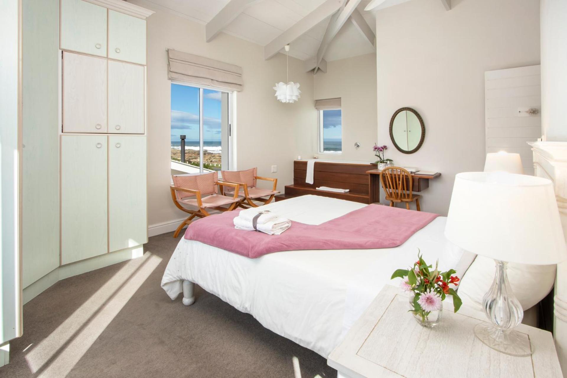 138 Marine Beachfront Guesthouse Германус Екстер'єр фото