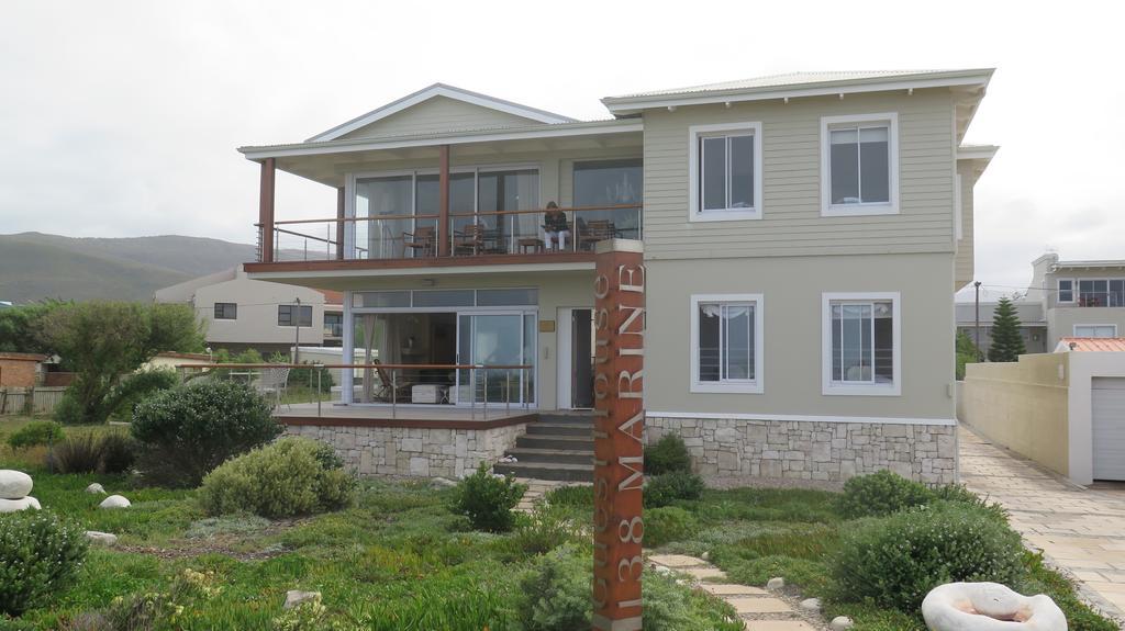 138 Marine Beachfront Guesthouse Германус Екстер'єр фото