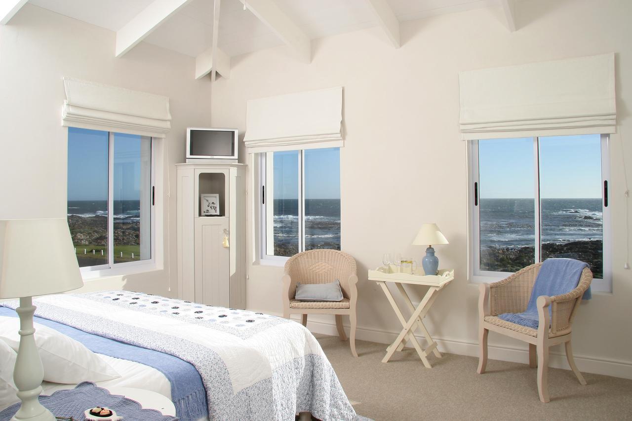 138 Marine Beachfront Guesthouse Германус Екстер'єр фото