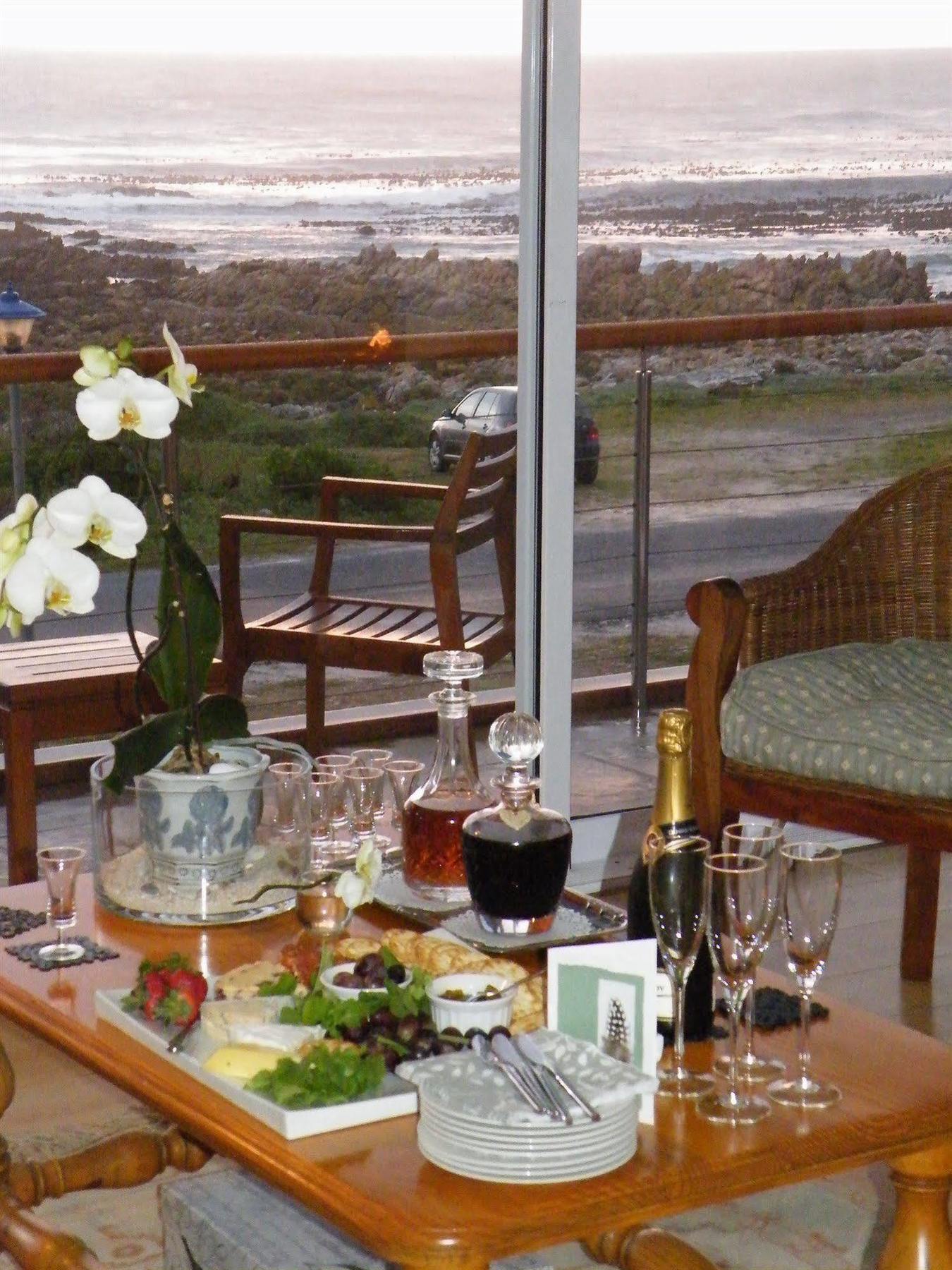 138 Marine Beachfront Guesthouse Германус Екстер'єр фото