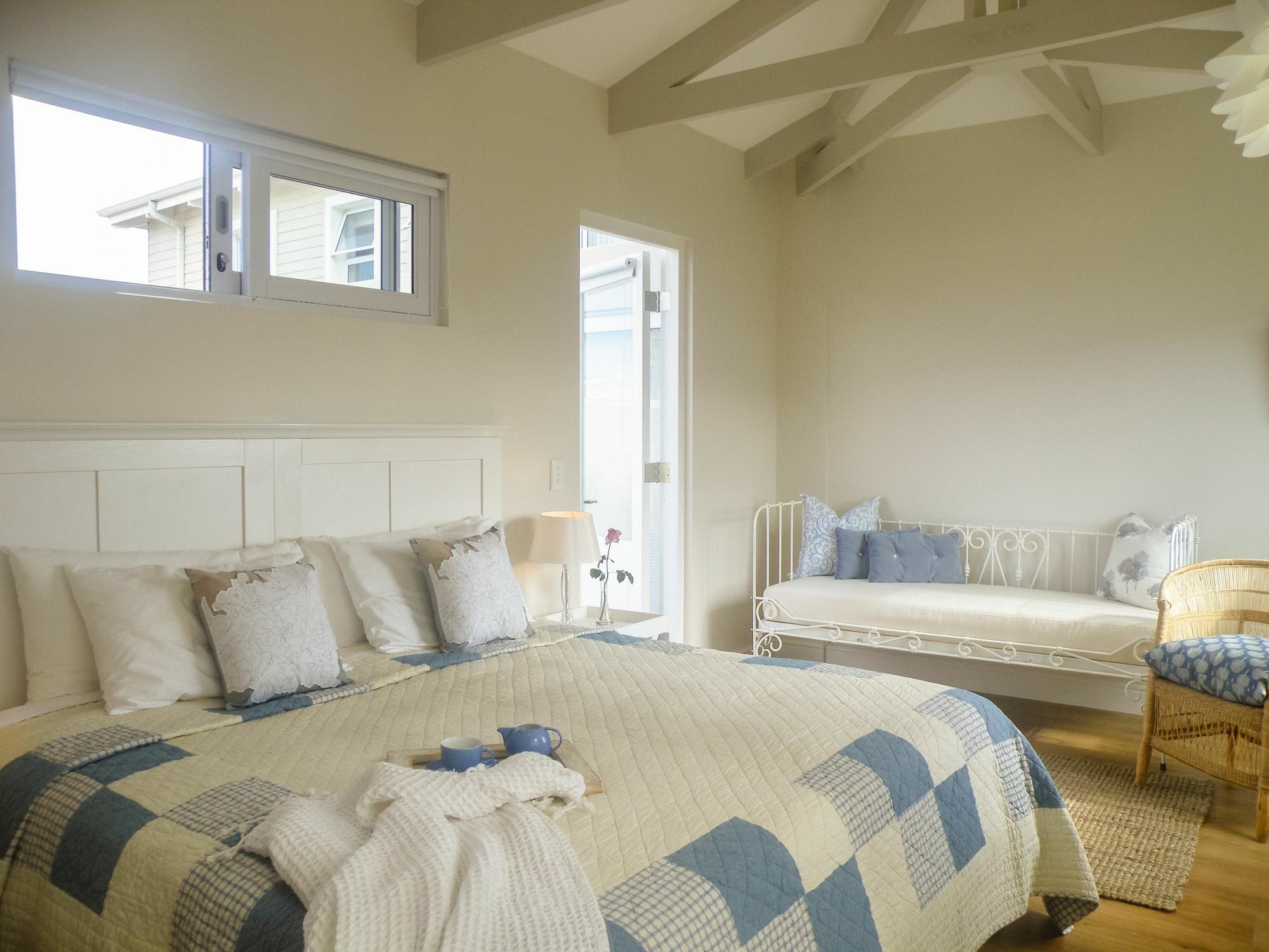 138 Marine Beachfront Guesthouse Германус Екстер'єр фото