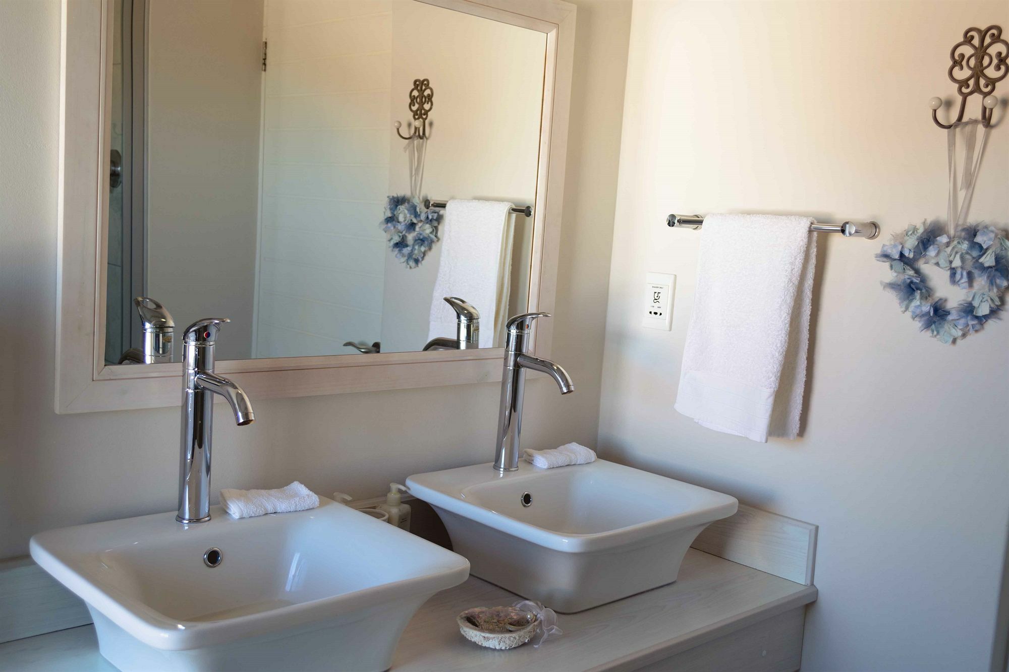 138 Marine Beachfront Guesthouse Германус Екстер'єр фото