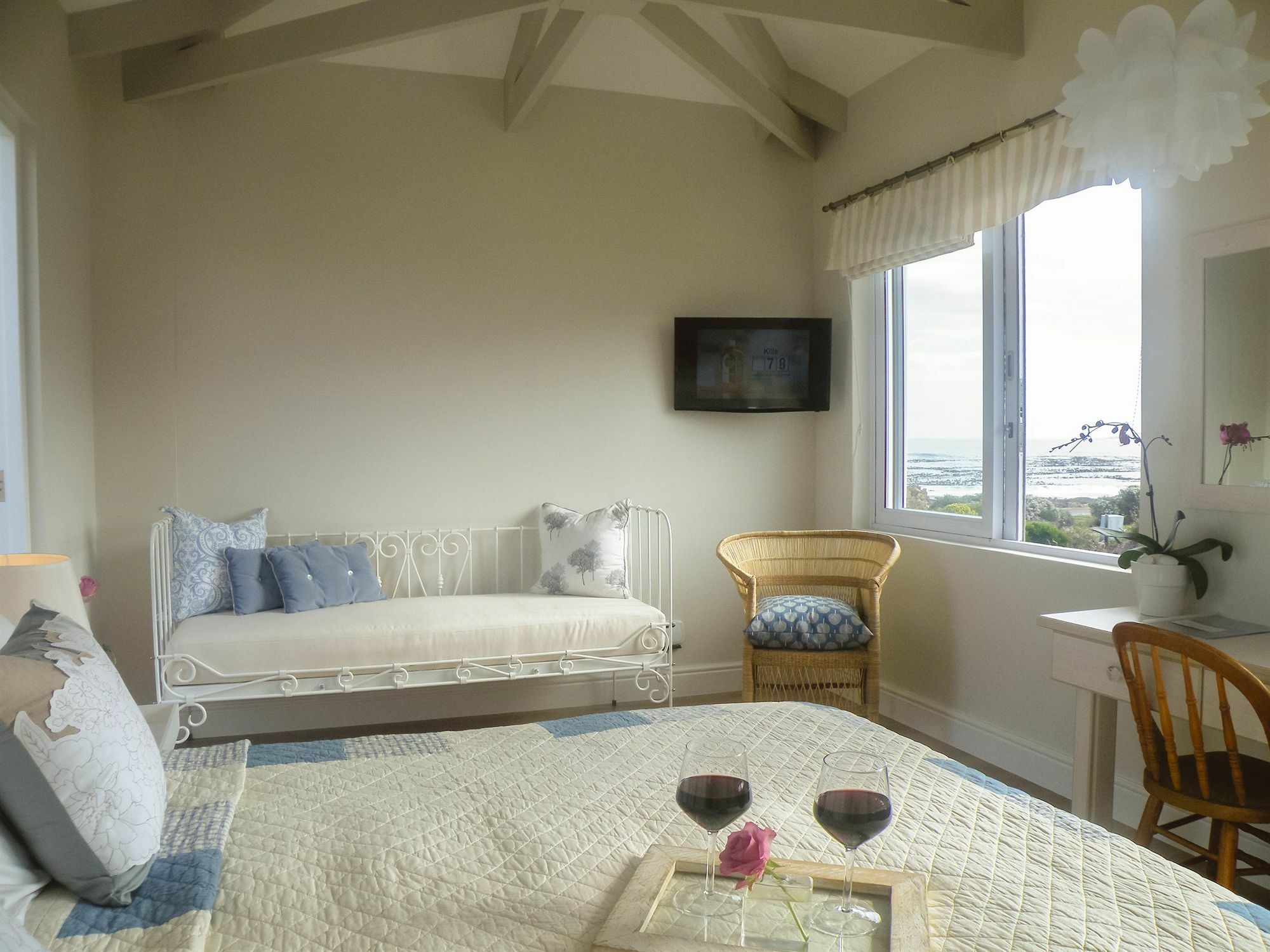 138 Marine Beachfront Guesthouse Германус Екстер'єр фото